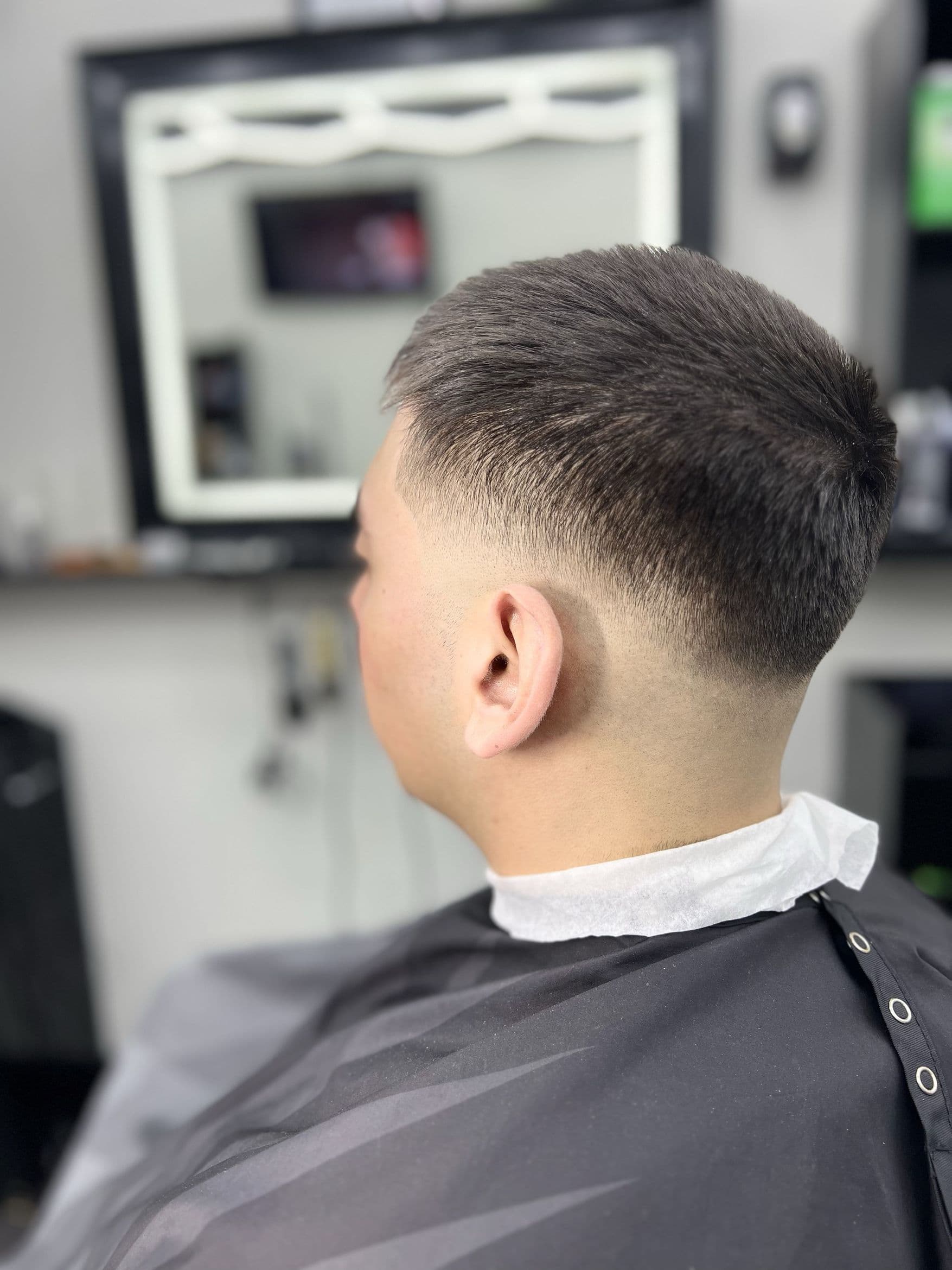 2 Hair & Beard Cuts+2 Hair & Beard line(per Month)