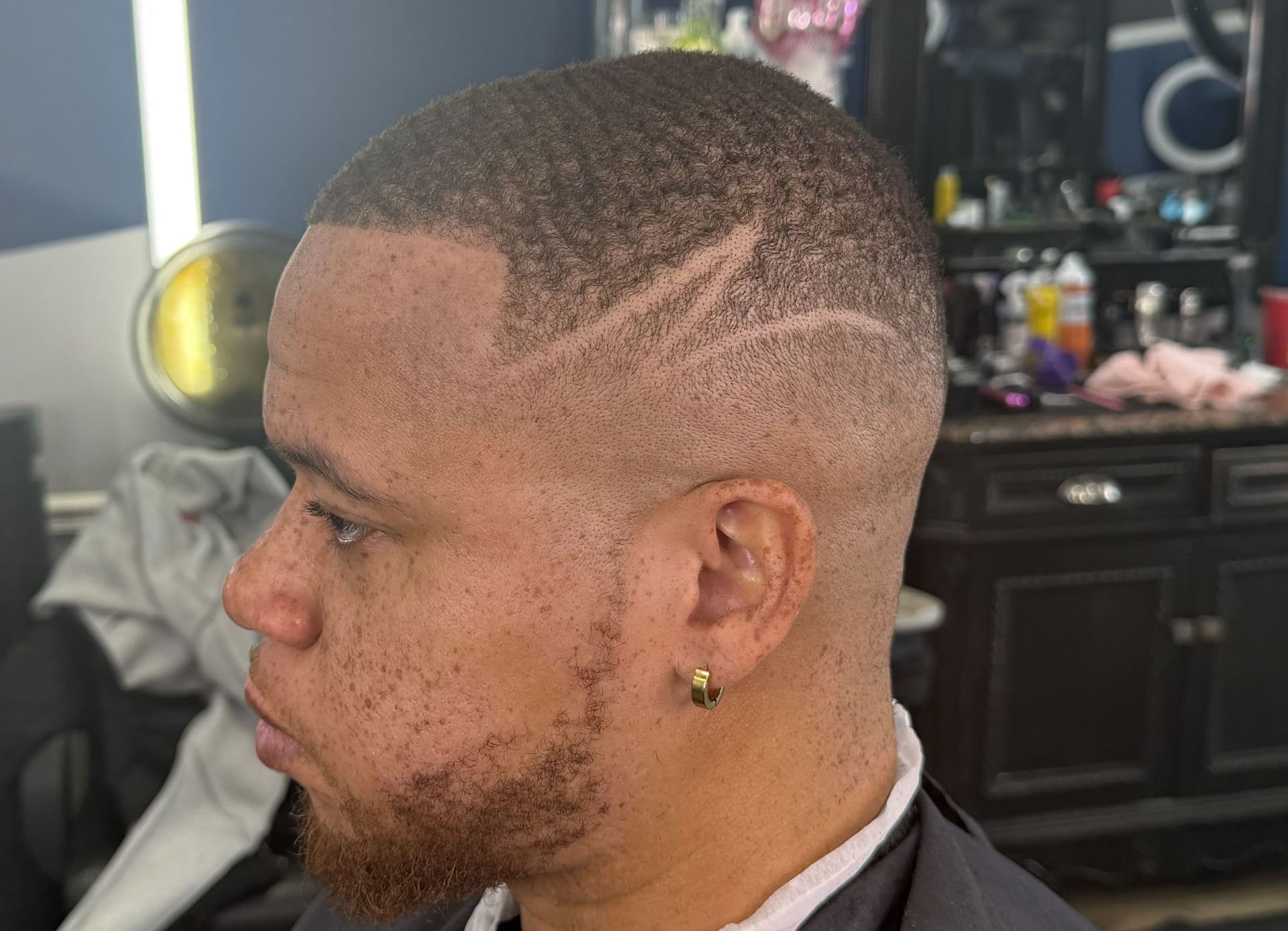Beard shape up/trim
