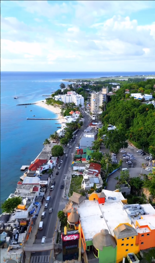 Blue Hole waterfall lush green