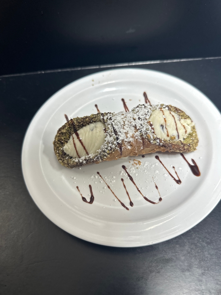 Pistachio Cannoli